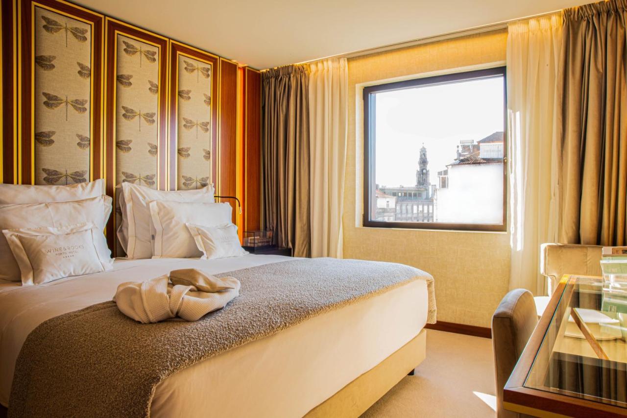 Wine & Books Porto Hotel Екстер'єр фото A room at the hotel