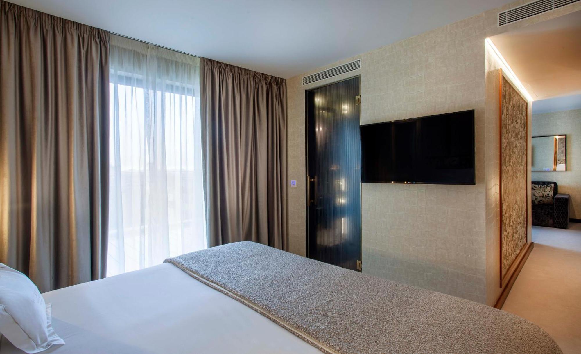 Wine & Books Porto Hotel Екстер'єр фото A room at the hotel